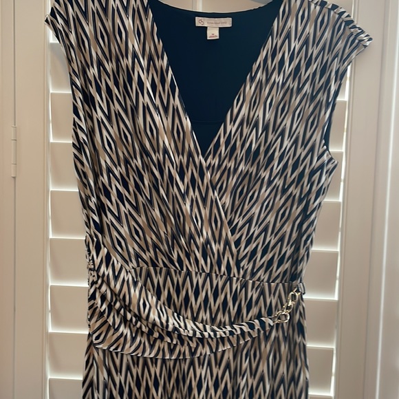 Dress Barn Navy and tan sleeveless dress, Size Medium - Picture 3 of 6